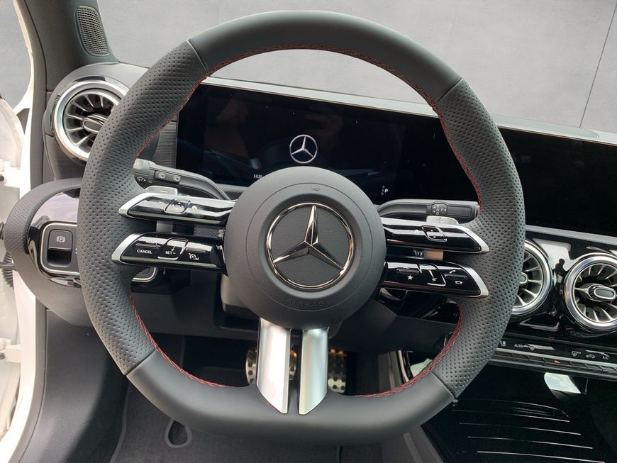 Mercedes-Benz A 200 2025