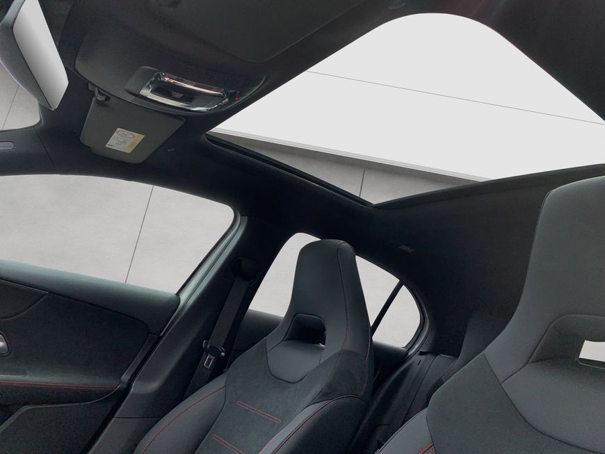 Mercedes-Benz A 200 2025