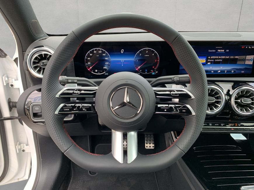 Mercedes-Benz A 200 2025