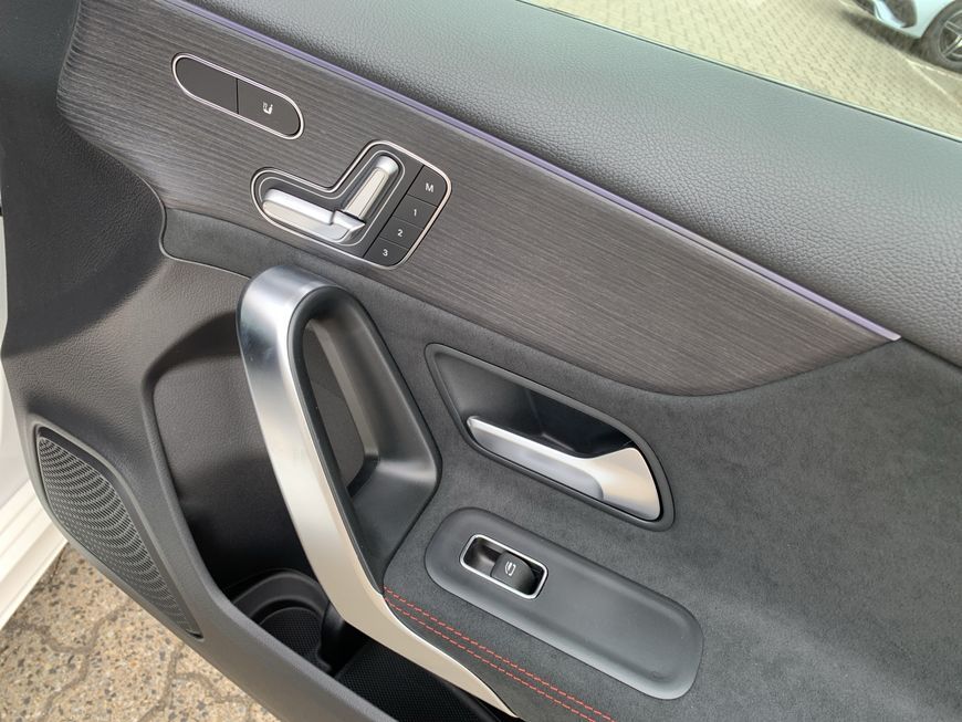 Mercedes-Benz A 200 2025