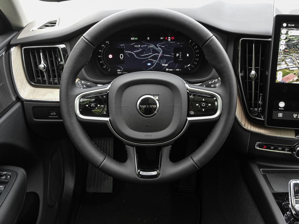 Volvo XC60 2025