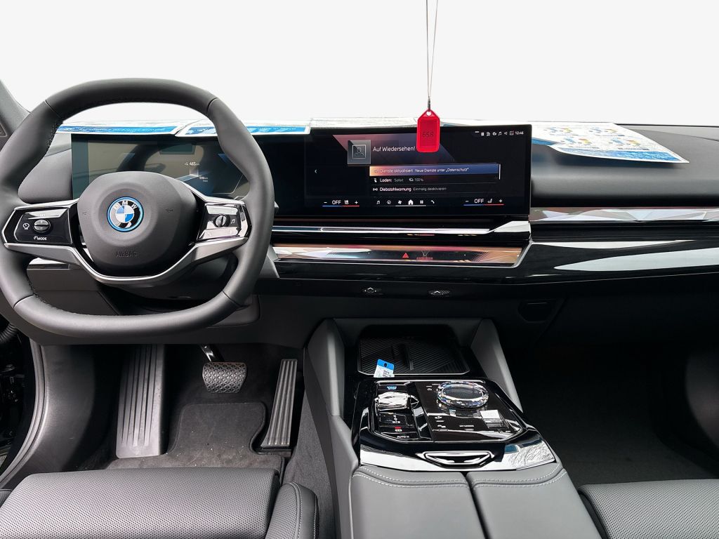 BMW i5 2025