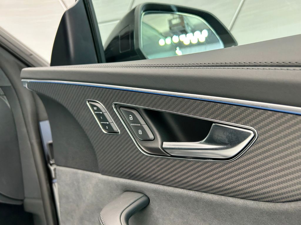 Audi RSQ8 2024