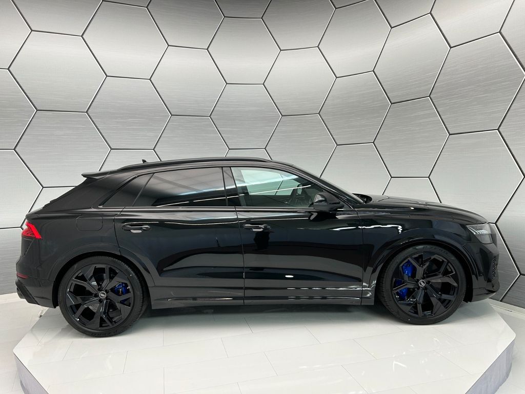 Audi RSQ8 2024