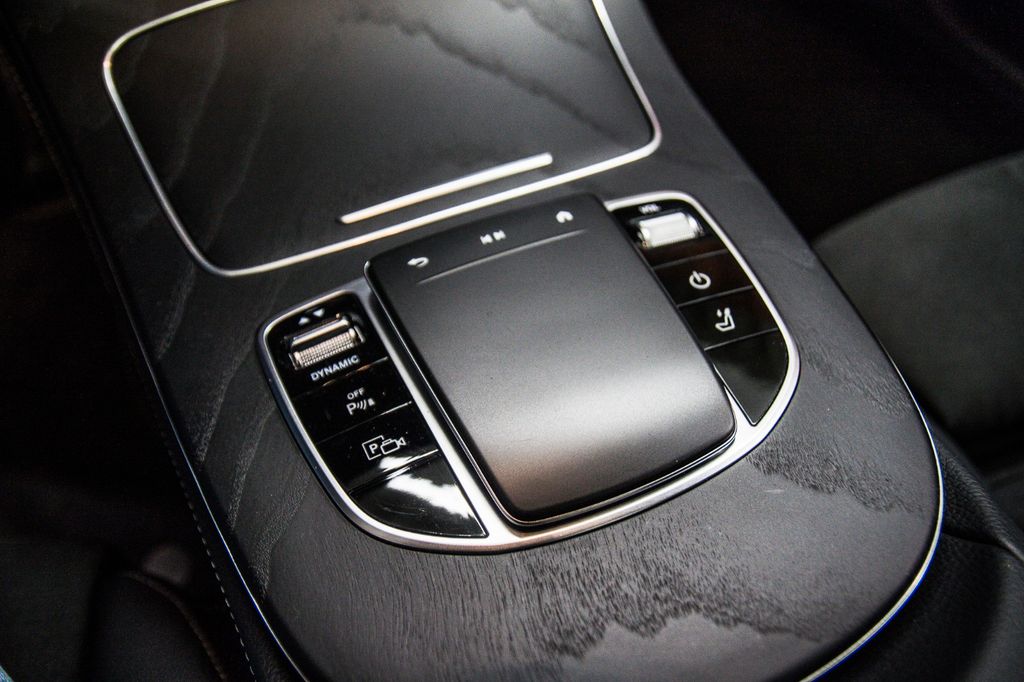 Mercedes-Benz E 300 2022