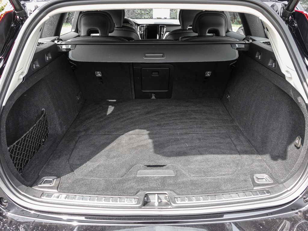 Volvo V60 Cross Country 2023