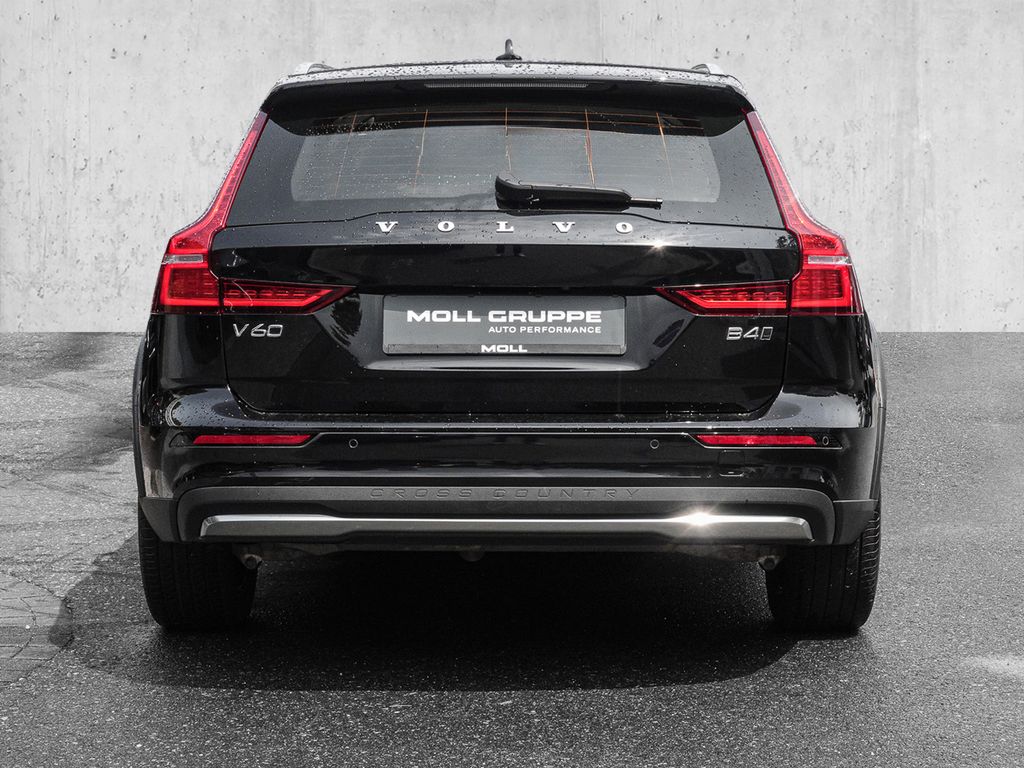 Volvo V60 Cross Country 2023