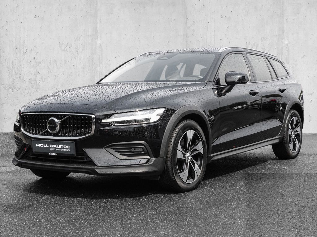 Volvo V60 Cross Country 2023