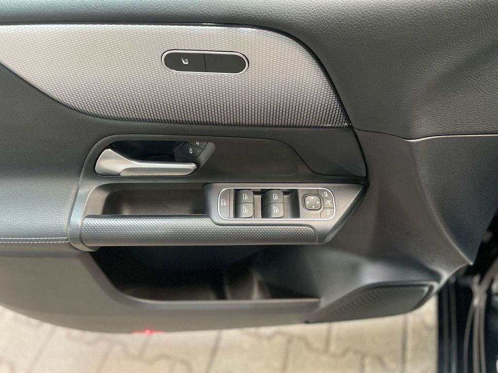 Mercedes-Benz B 180 2022