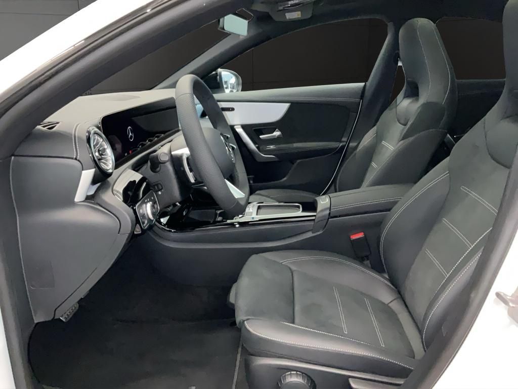 Mercedes-Benz CLA 200 2025