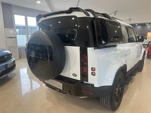 Land Rover Defender 2022