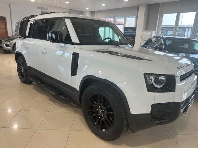 Land Rover Defender 2022
