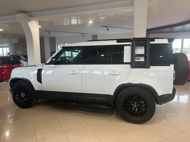 Land Rover Defender 2022