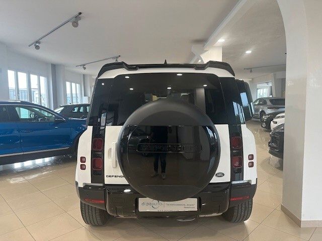 Land Rover Defender 2022