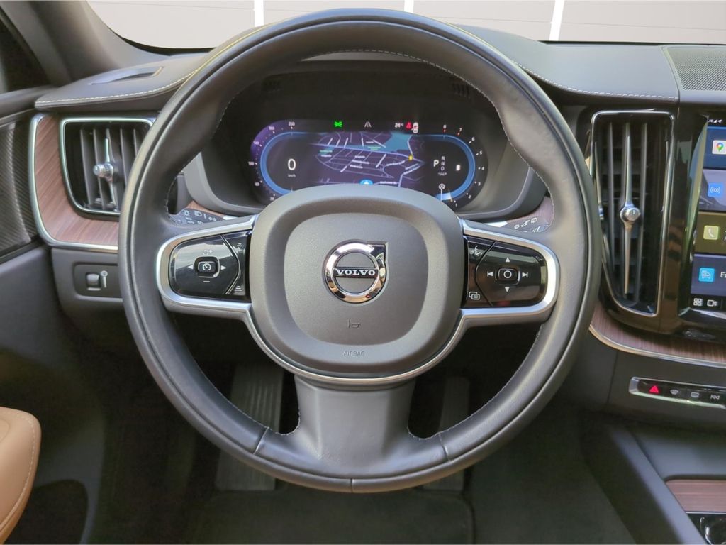 Volvo XC60 2022