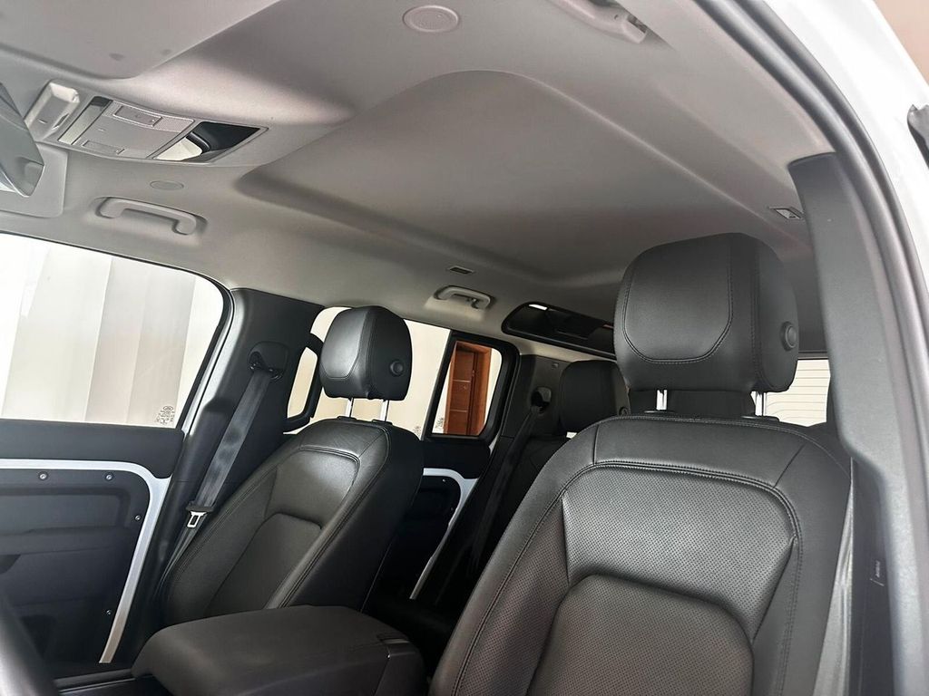 Land Rover Defender 2022