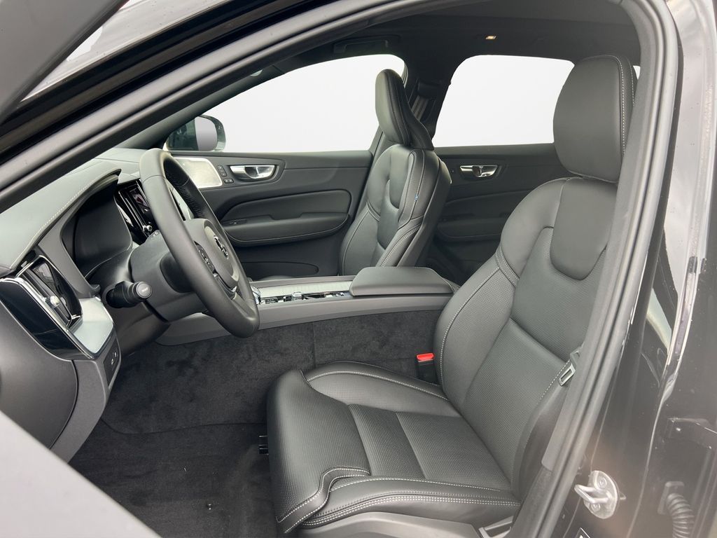Volvo XC60 2025