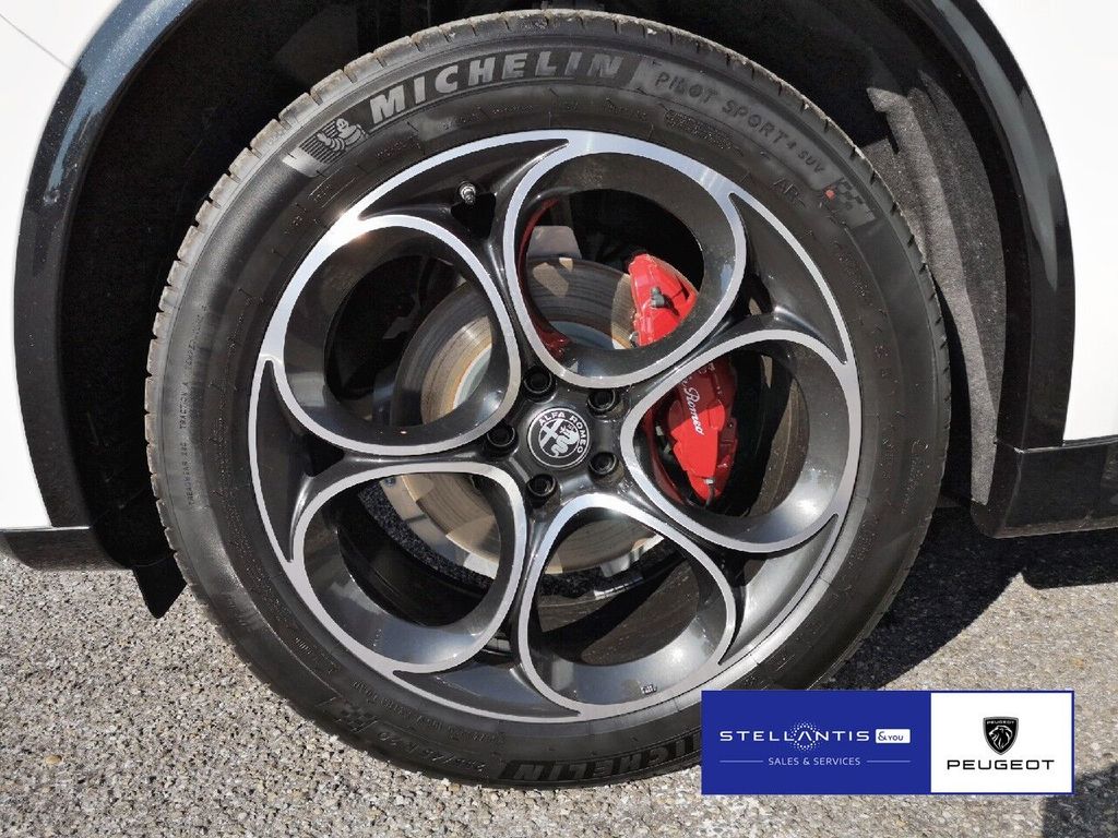 Alfa Romeo Stelvio 2025