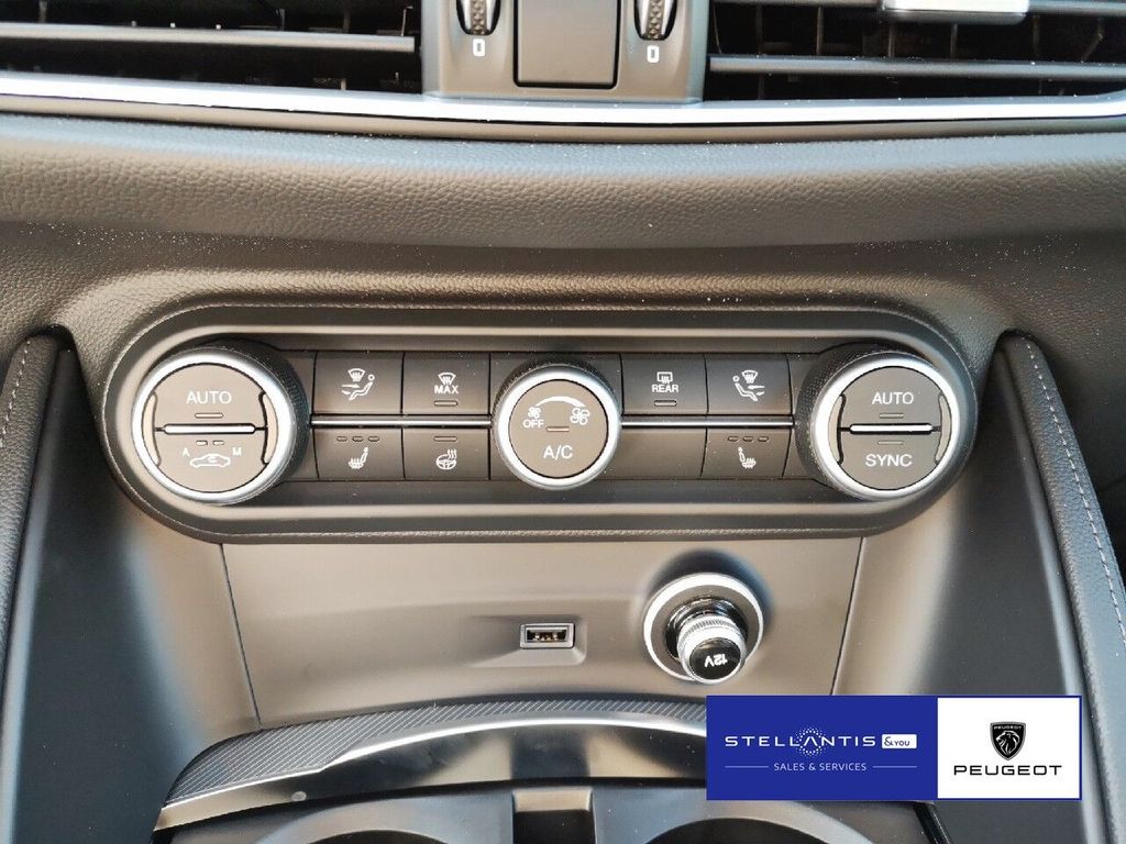 Alfa Romeo Stelvio 2025