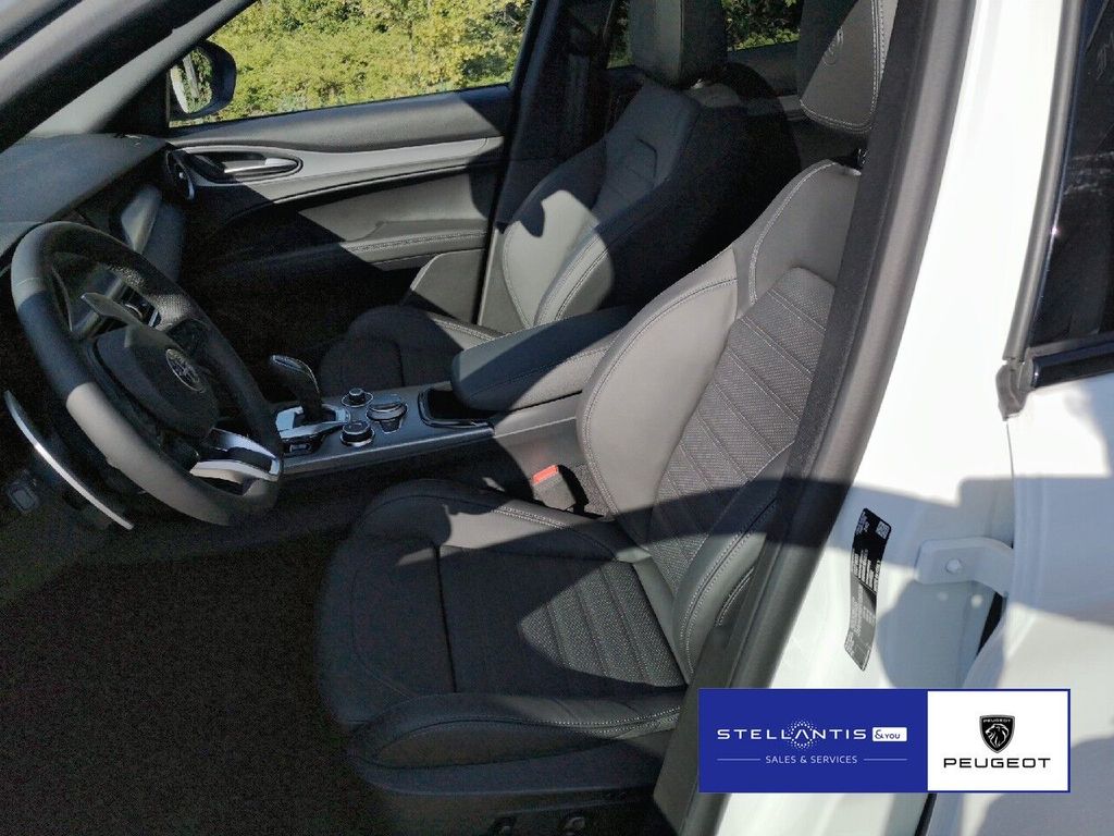Alfa Romeo Stelvio 2025