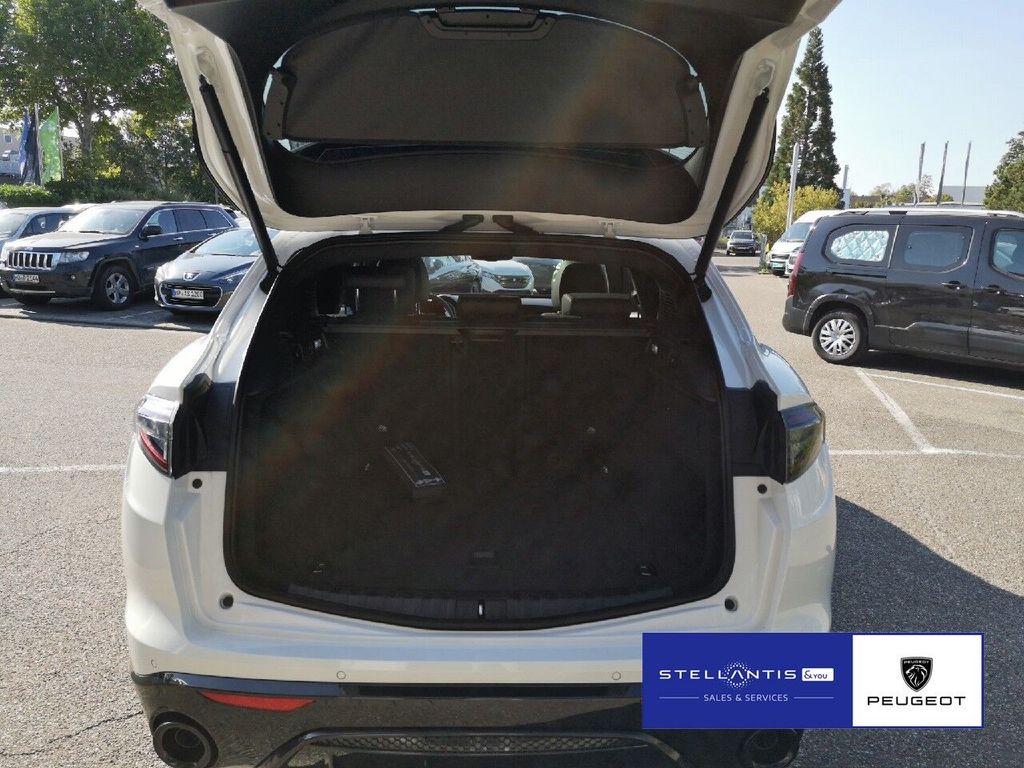 Alfa Romeo Stelvio 2025