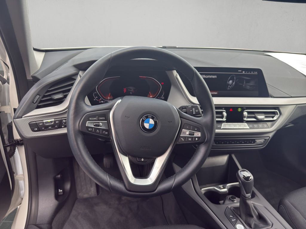 BMW 116 2024