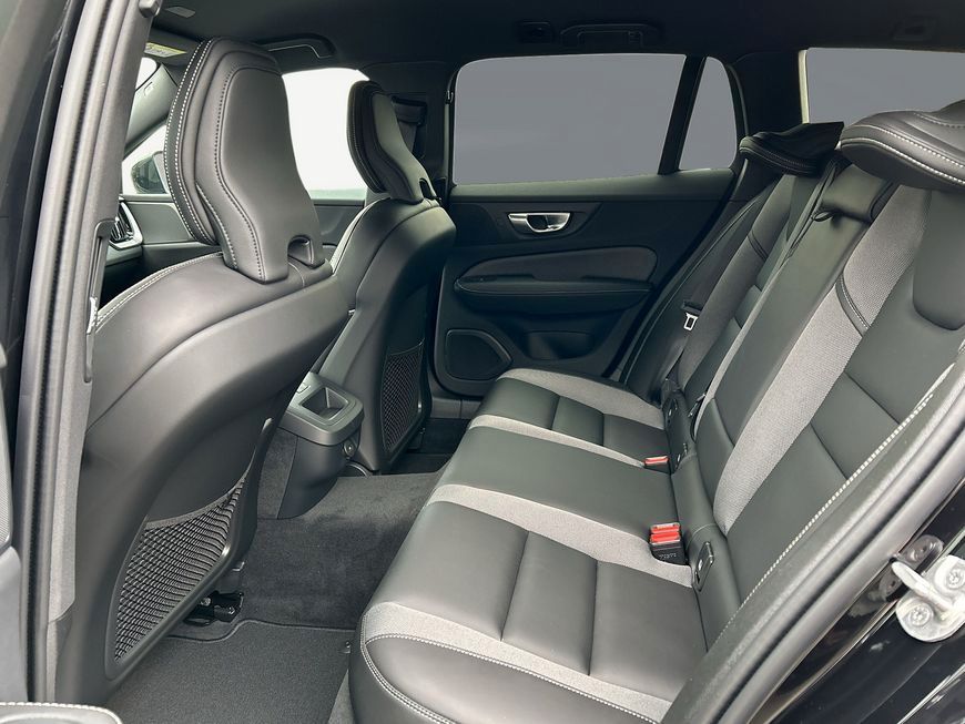 Volvo V60 2024