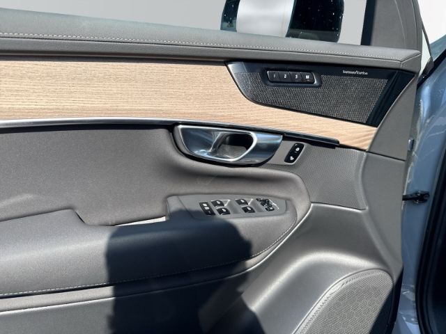 Volvo XC90 2025