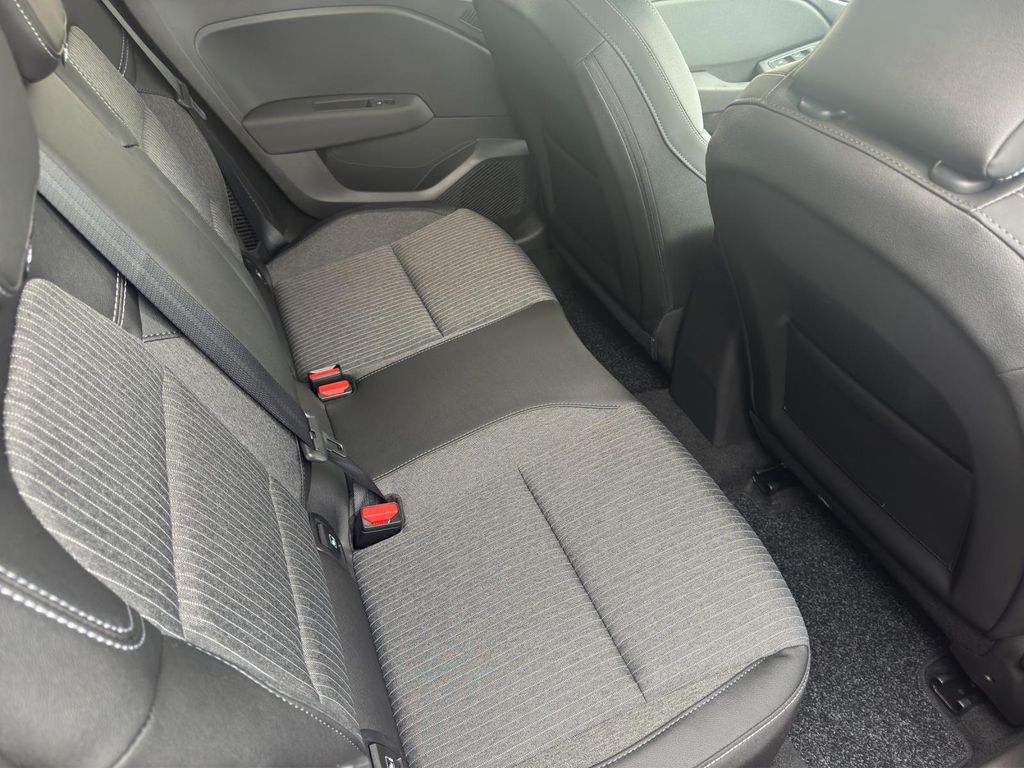 Mitsubishi Colt 2025