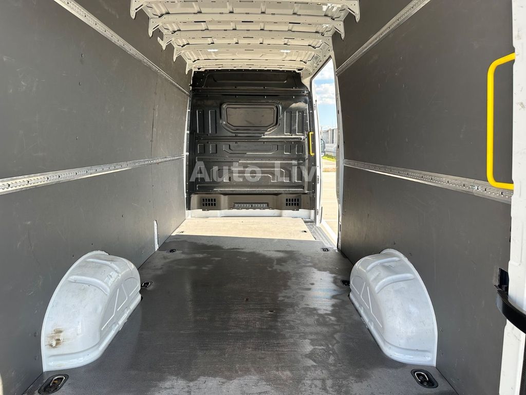 Volkswagen Crafter 2023