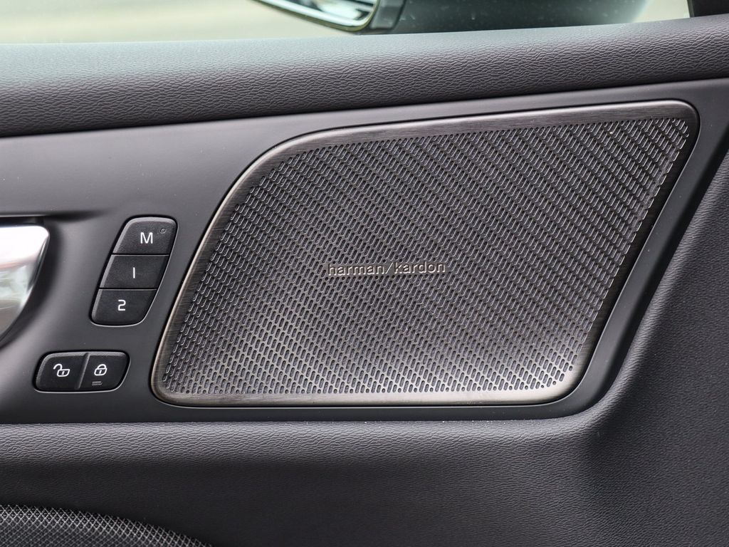 Volvo V60 2024