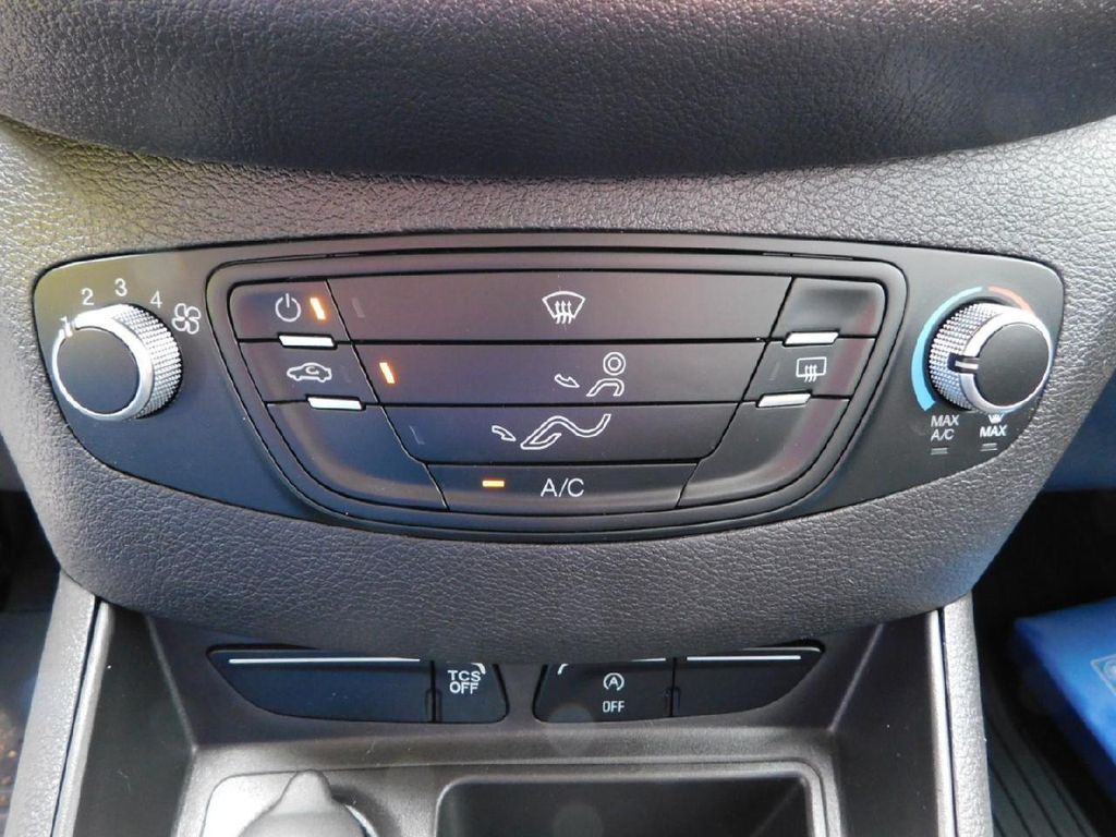 Ford Transit Courier 2023