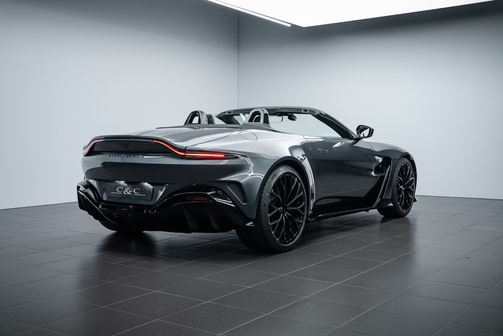 Aston Martin V12 Vantage 2023