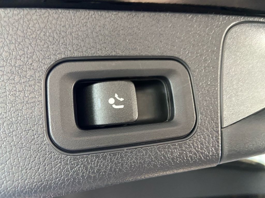 Mercedes-Benz GLB 200 2024