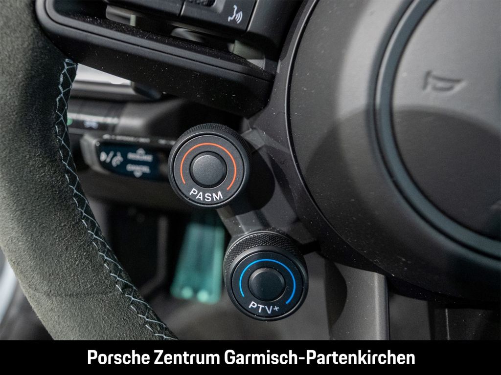 Porsche 992 2025