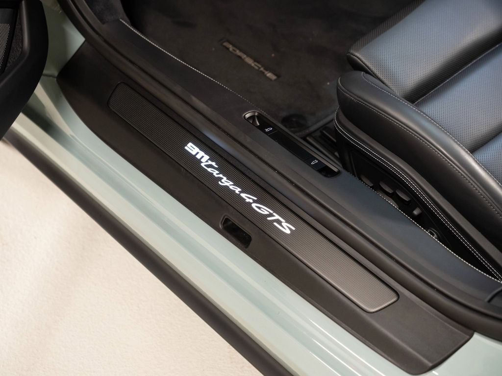 Porsche 992 2024