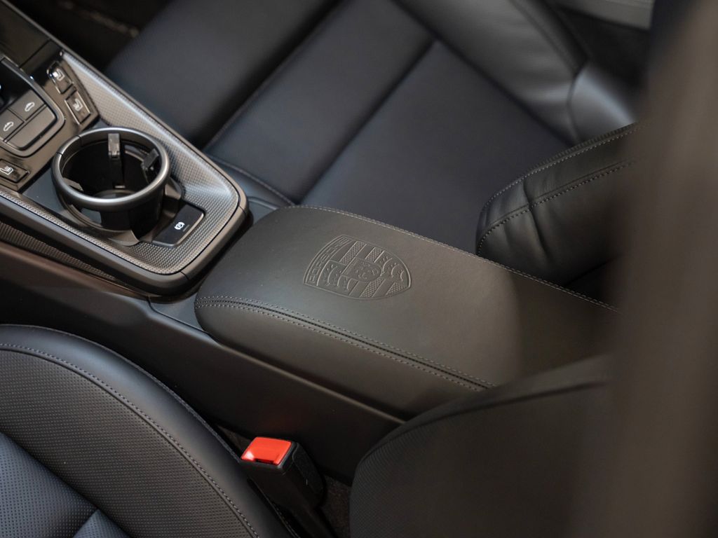 Porsche 992 2024