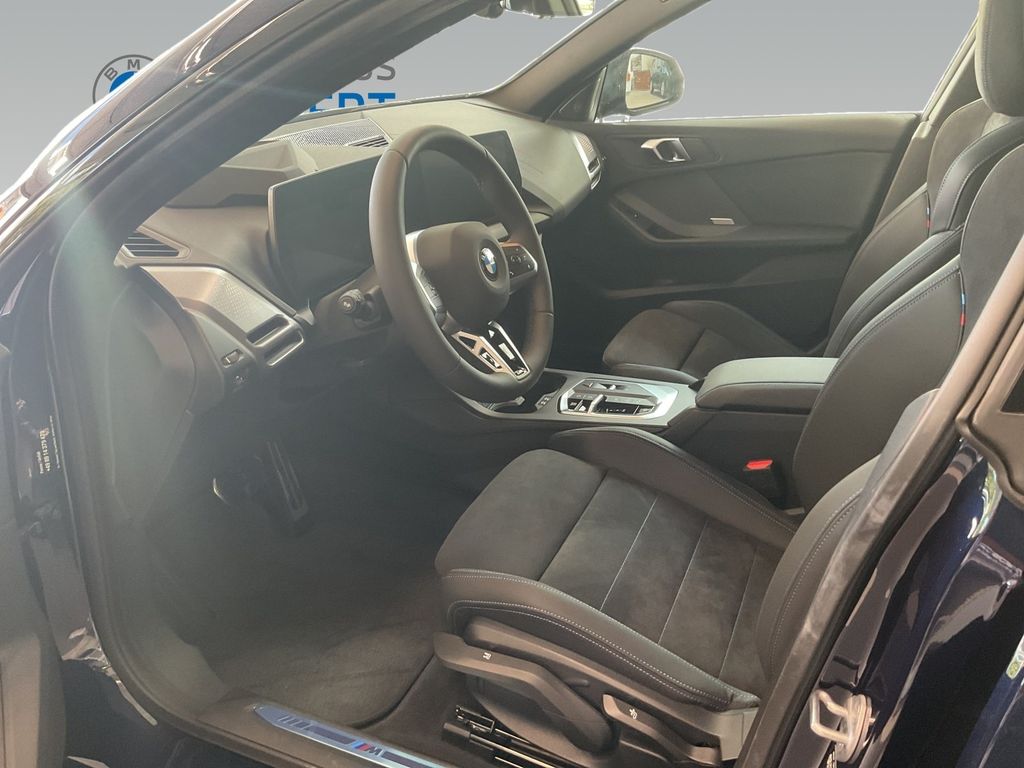 BMW 220 2025