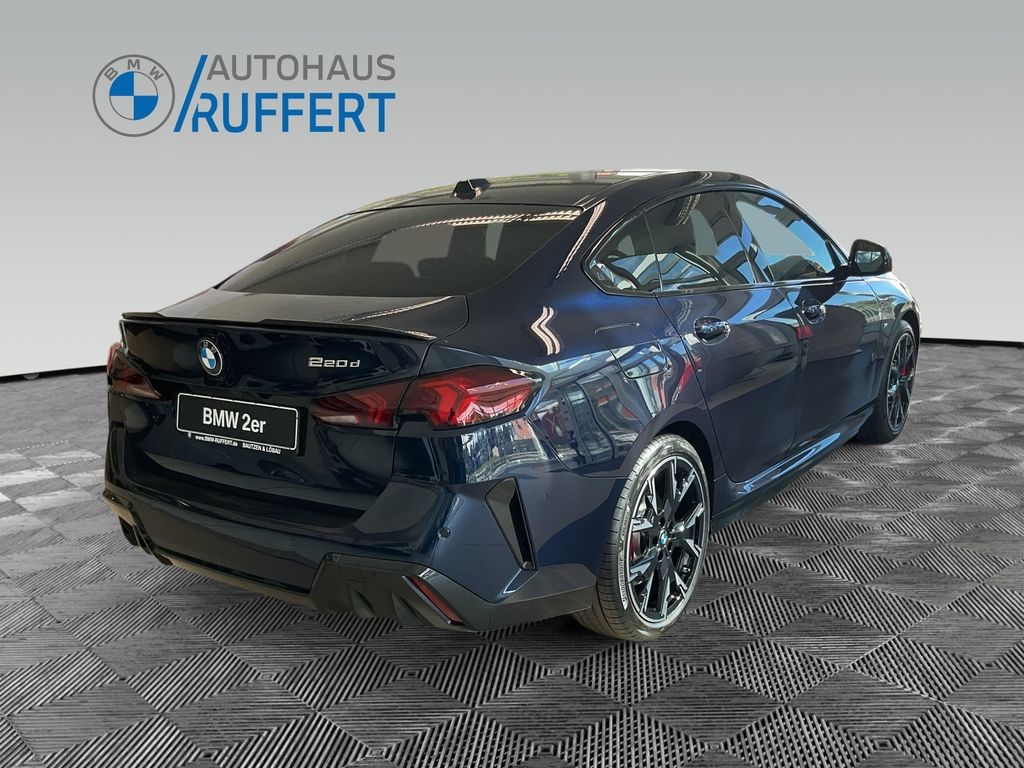 BMW 220 2025
