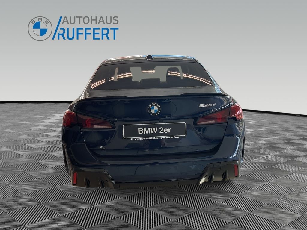 BMW 220 2025