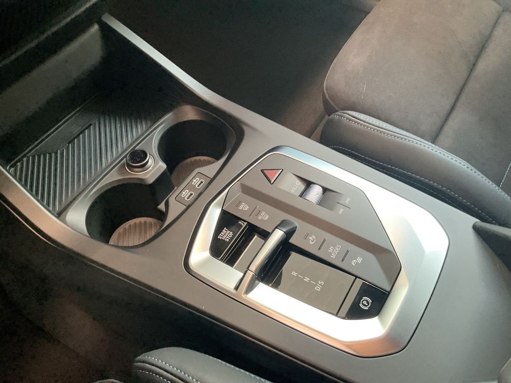 BMW 220 2025