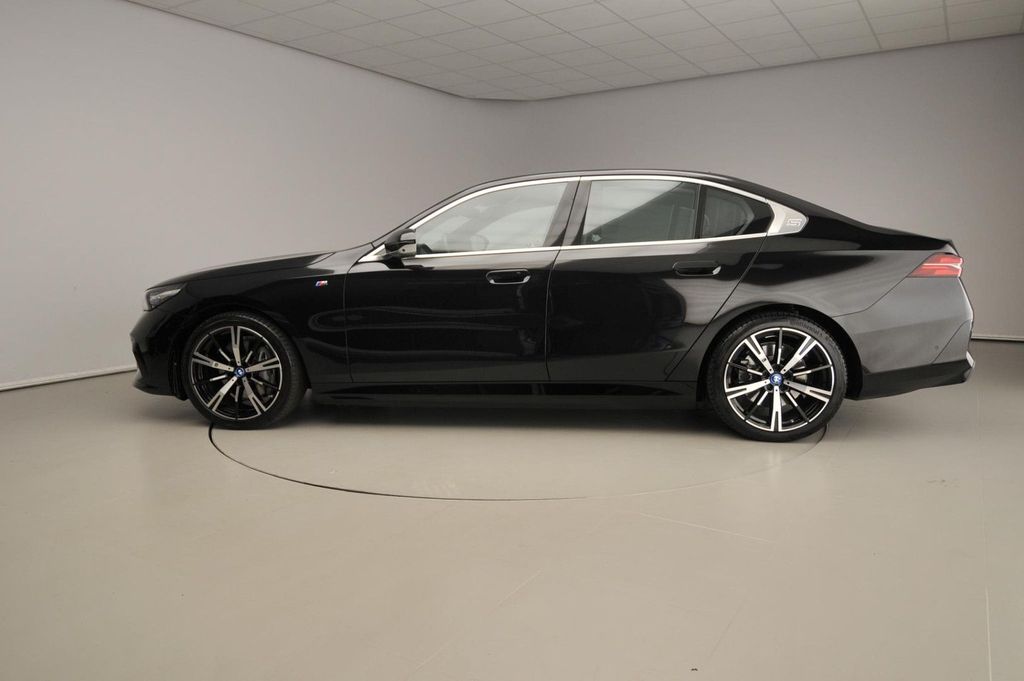 BMW i5 2024