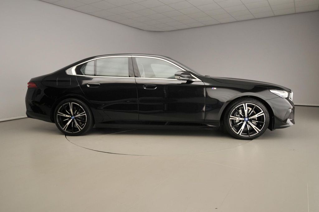 BMW i5 2024