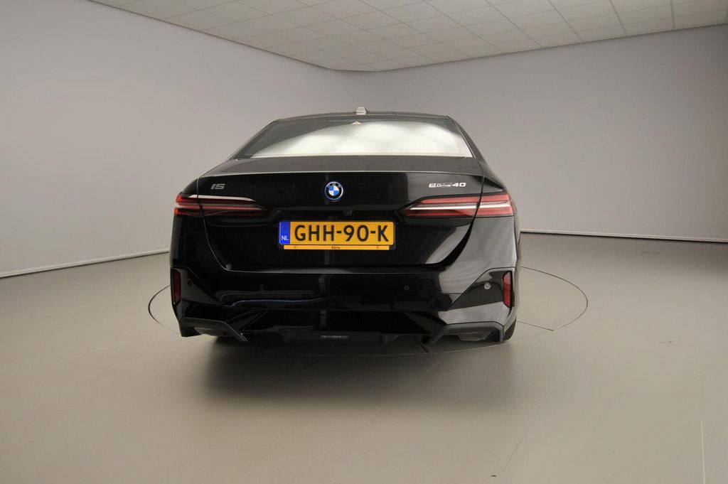 BMW i5 2024