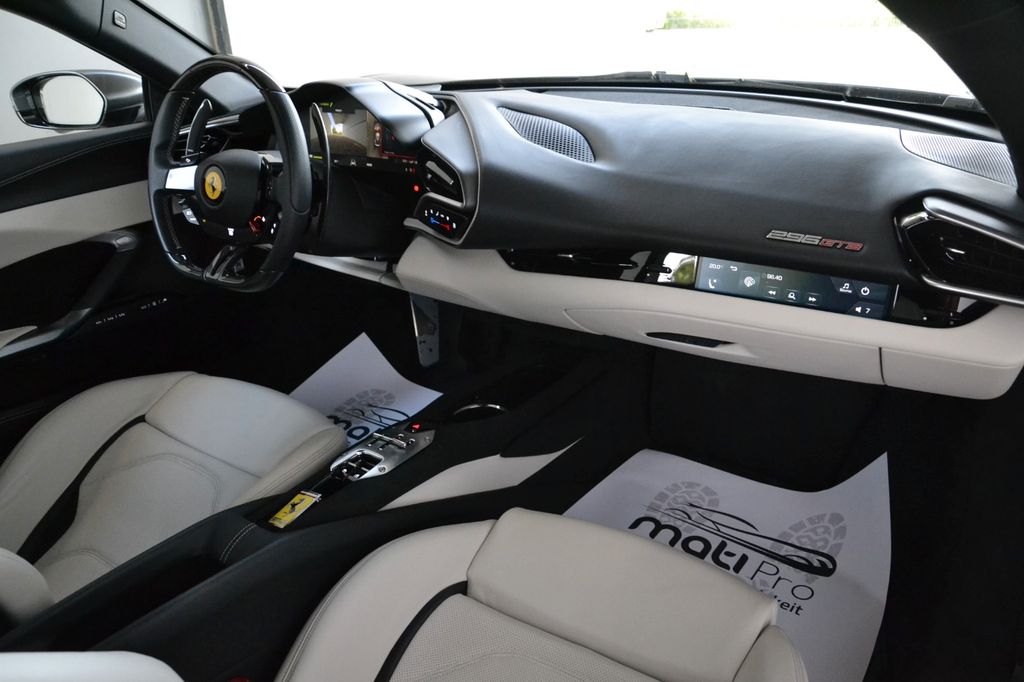 Ferrari 296 GTB 2023