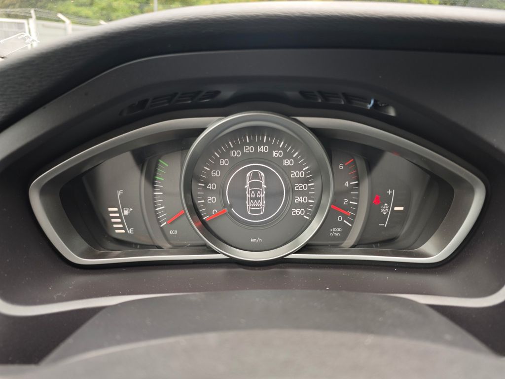 Volvo V40 2019