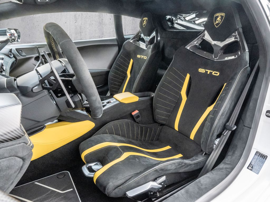Lamborghini Huracán 2024
