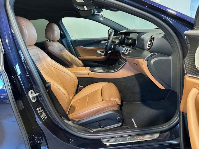 Mercedes-Benz E 300 2022