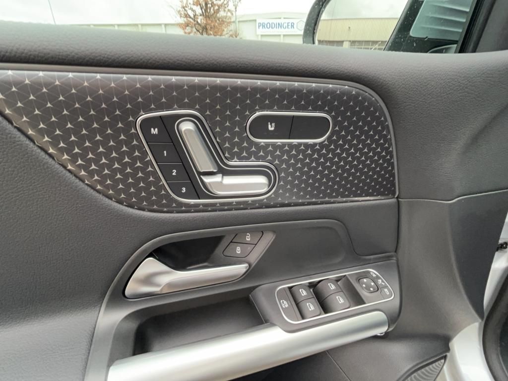 Mercedes-Benz B 200 2025