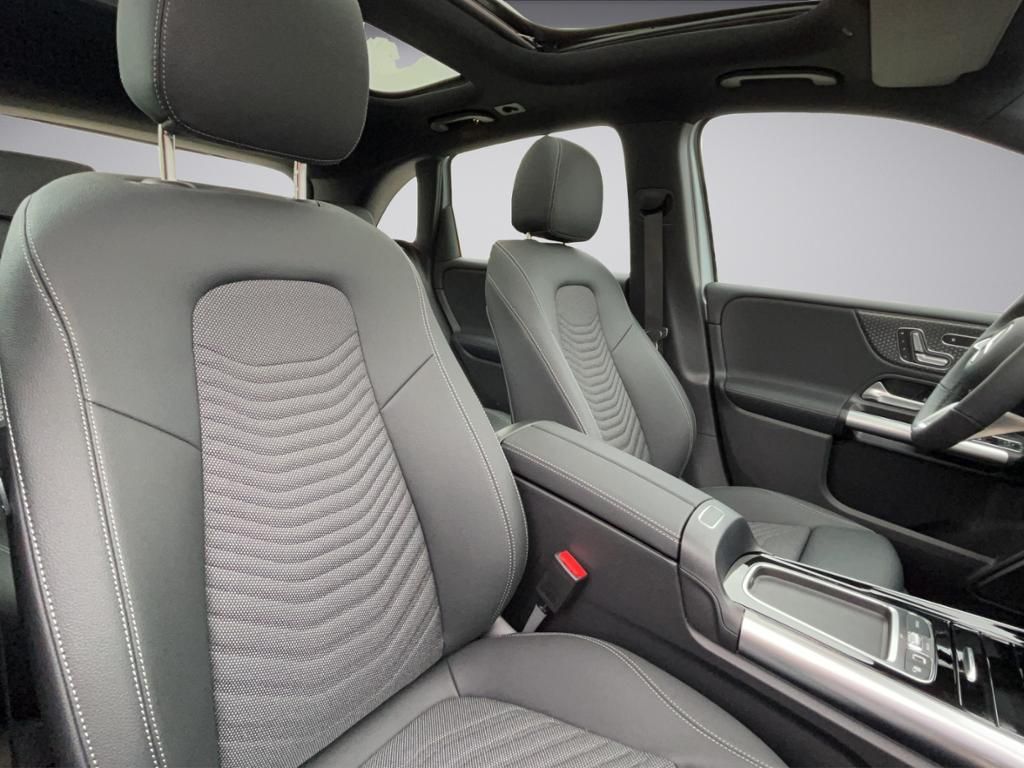 Mercedes-Benz B 200 2025